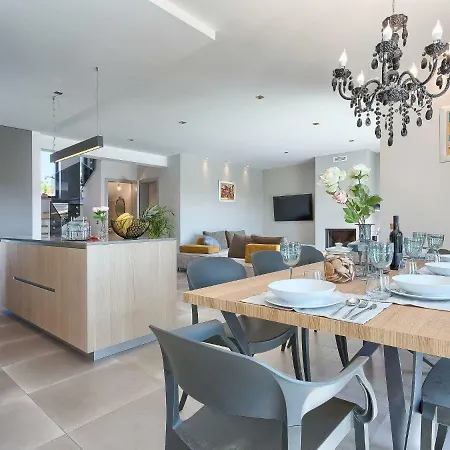 Willa Grande By Interhome