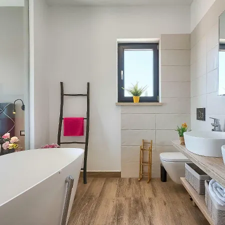 Grande By Interhome וילה