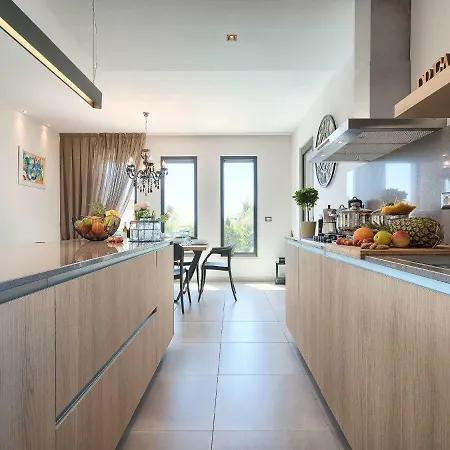 Grande By Interhome וילה Tar-Vabriga