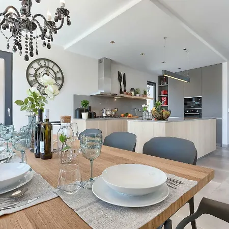 Grande By Interhome *