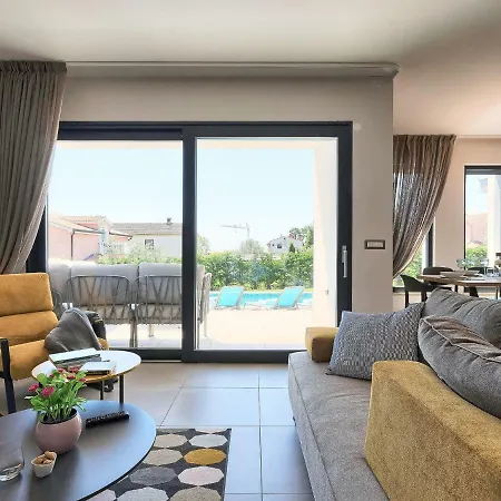 Grande By Interhome וילה