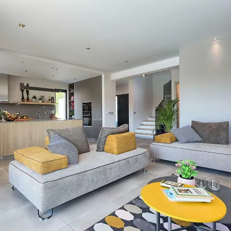 וילה Grande By Interhome *