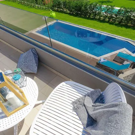 Grande By Interhome